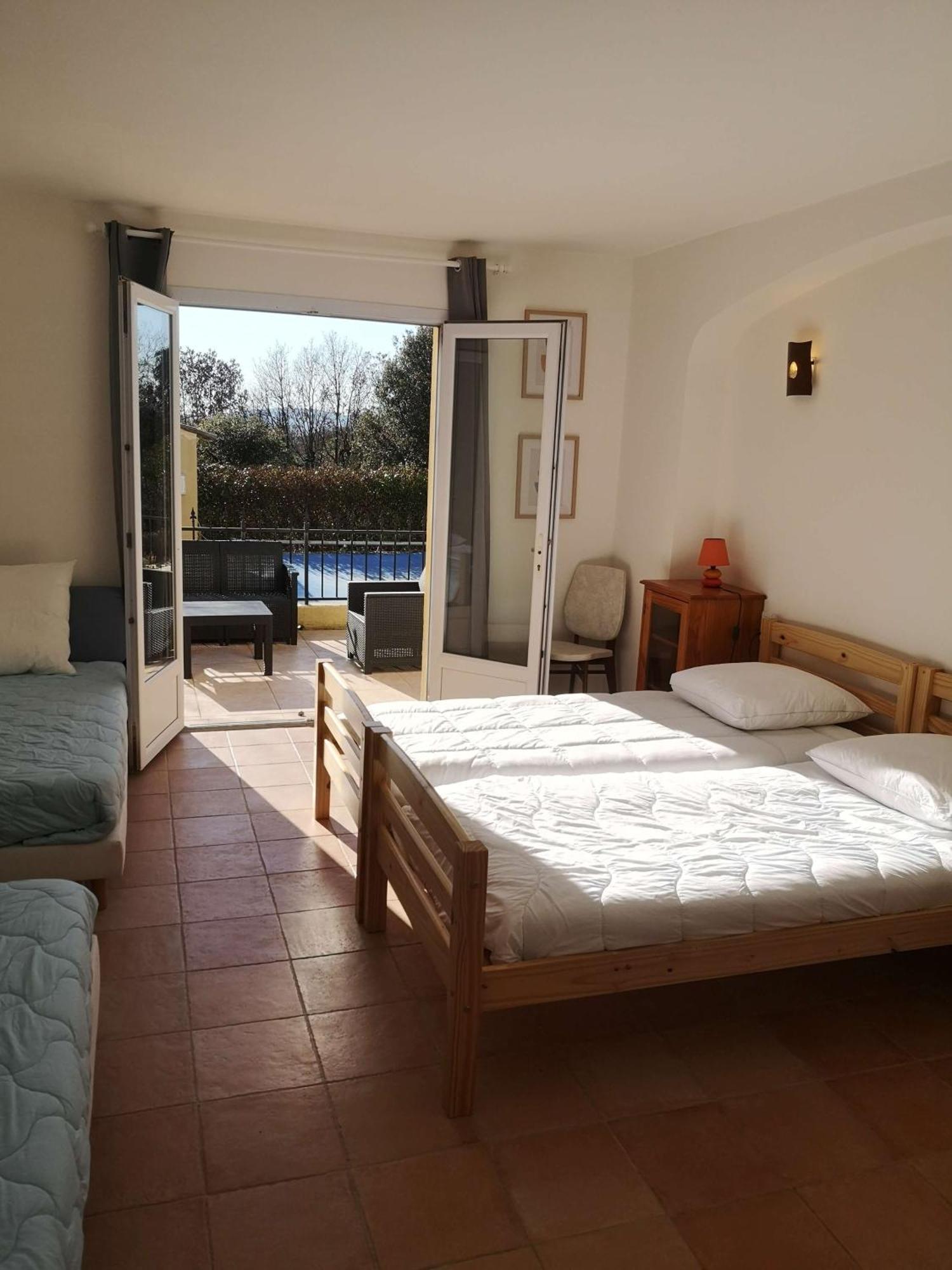 Bed and Breakfast Chez Tata Регюсс Екстер'єр фото